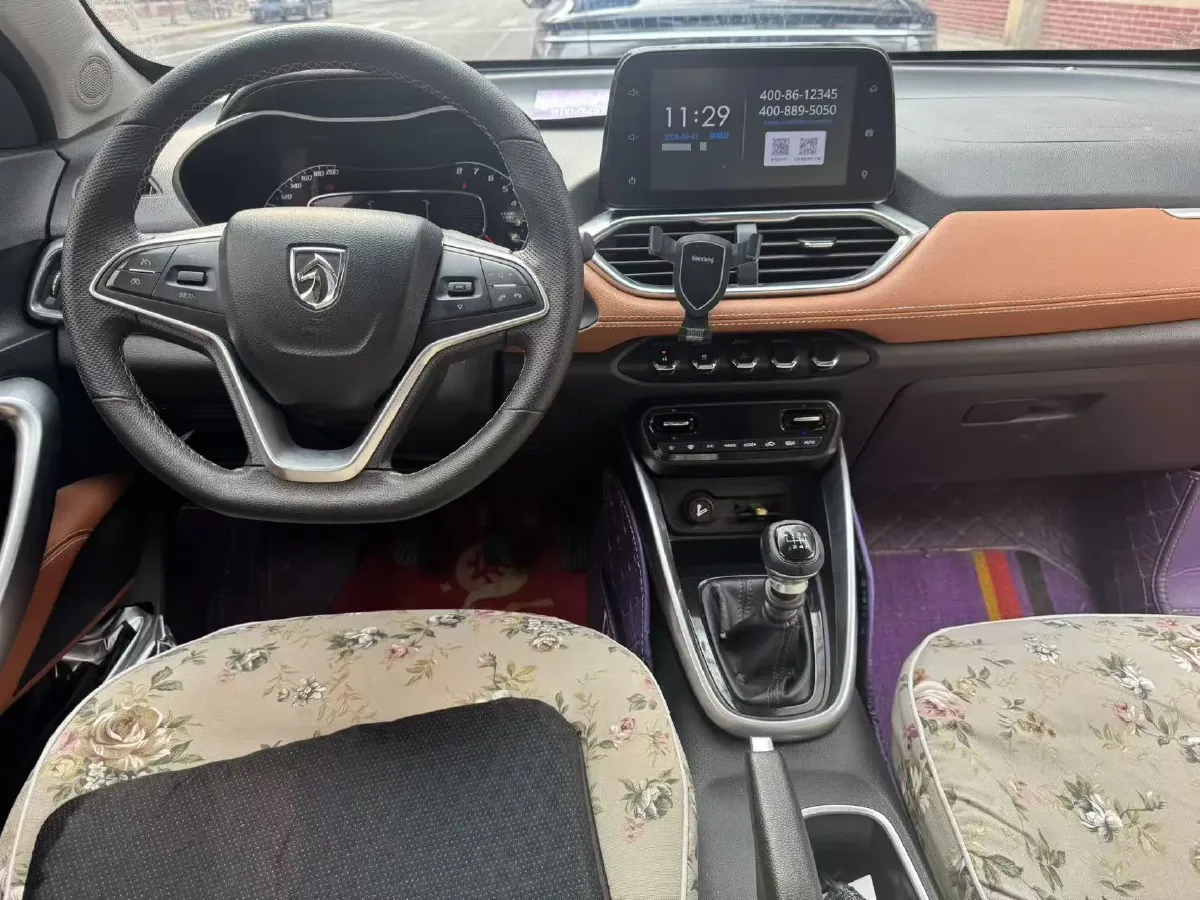 2017 BaoJun 310W 1.5L 105HP L4 6MT,autocango,china used car exporter,china ev exporter,chinese used car exporter,chinese used ev exporter