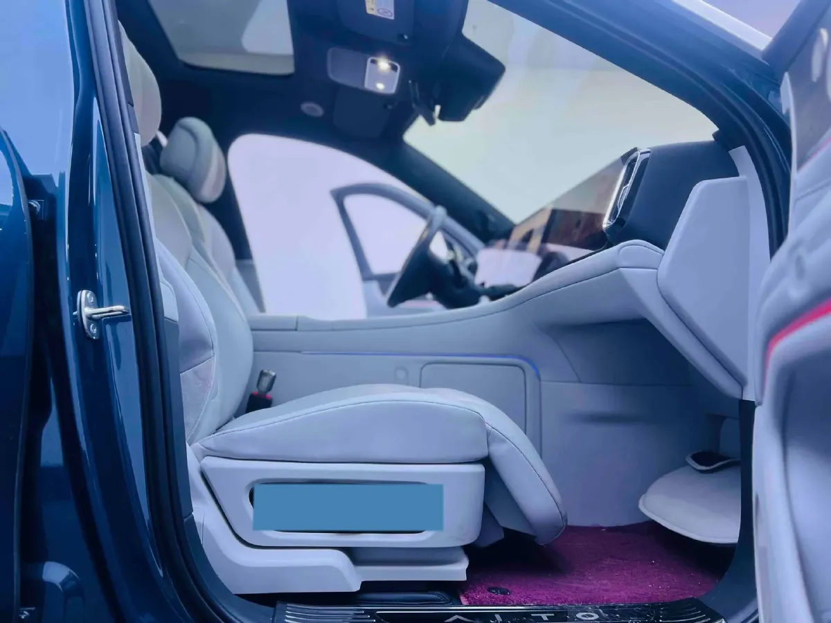 2024 AITO AITO M9 1.5T 152HP L4 REEV 42KWH,autocango,china used car exporter,china ev exporter,chinese used car exporter,chinese used ev exporter