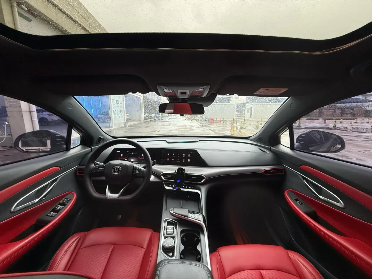 2020 ChangAn UNI-T 1.5T 180HP L4 7DCT,autocango,china used car exporter,china ev exporter,chinese used car exporter,chinese used ev exporter