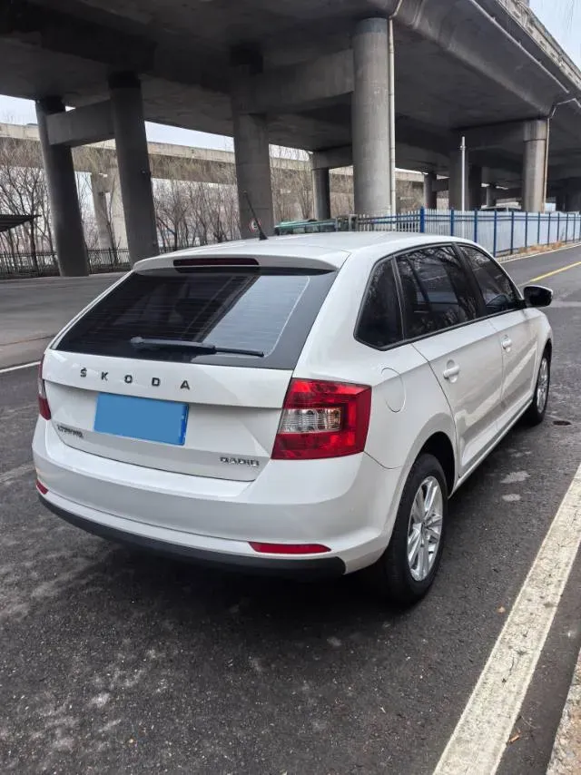 2019 Skoda Rapid Spaceback 1.5L 110HP L4 6AT,autocango,china used car exporter,china ev exporter,chinese used car exporter,chinese used ev exporter