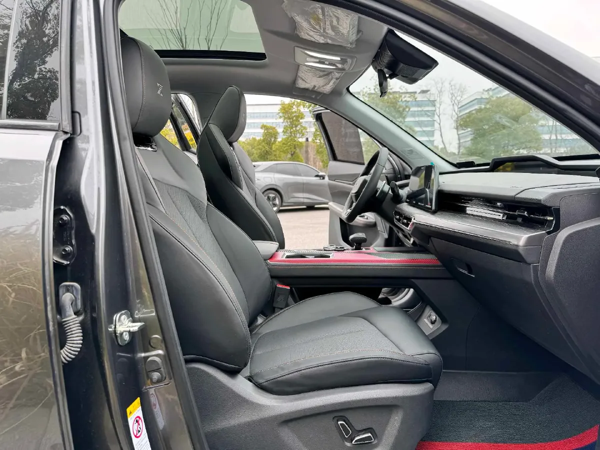 2022 ChangAn CS75 Plus 1.5T 188HP L4 8AT,autocango,china used car exporter,china ev exporter,chinese used car exporter,chinese used ev exporter