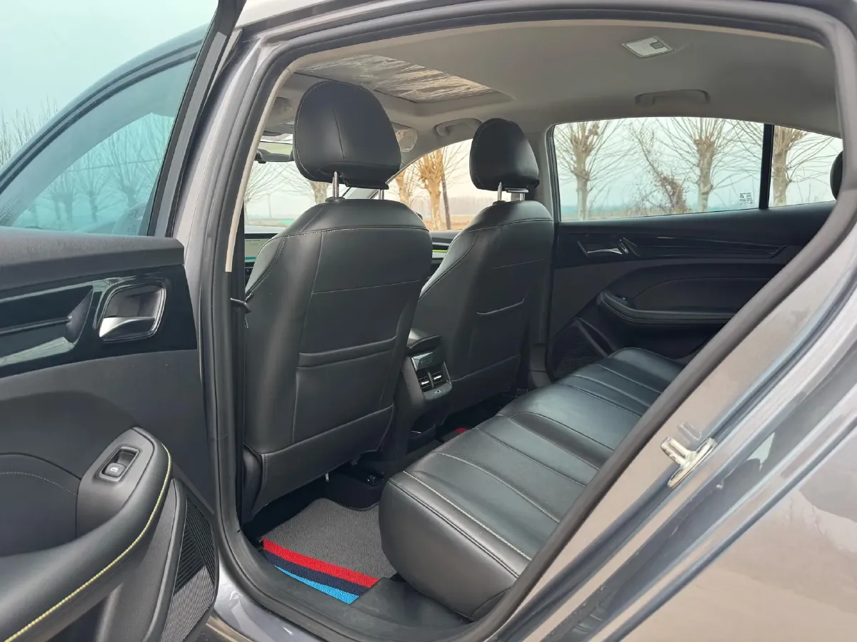 2021 Roewe i5 1.5L 120HP L4 CVT,autocango,china used car exporter,china ev exporter,chinese used car exporter,chinese used ev exporter