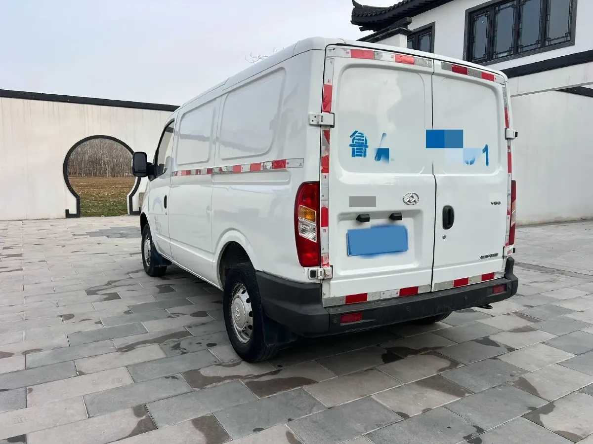 2013 MAXUS XinTu V80 2.5T 136HP L4 5MT,autocango,china used car exporter,china ev exporter,chinese used car exporter,chinese used ev exporter