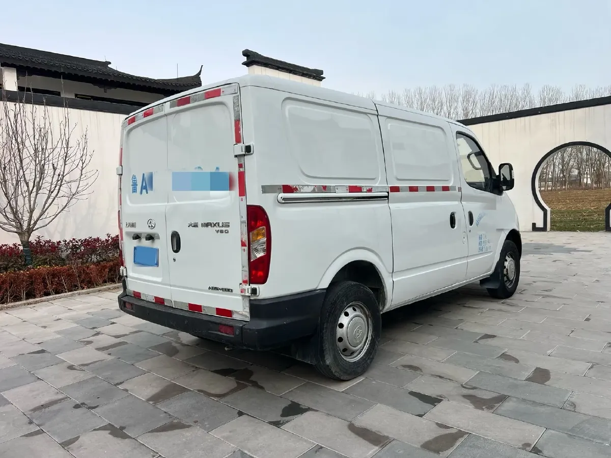 2013 MAXUS XinTu V80 2.5T 136HP L4 5MT,autocango,china used car exporter,china ev exporter,chinese used car exporter,chinese used ev exporter