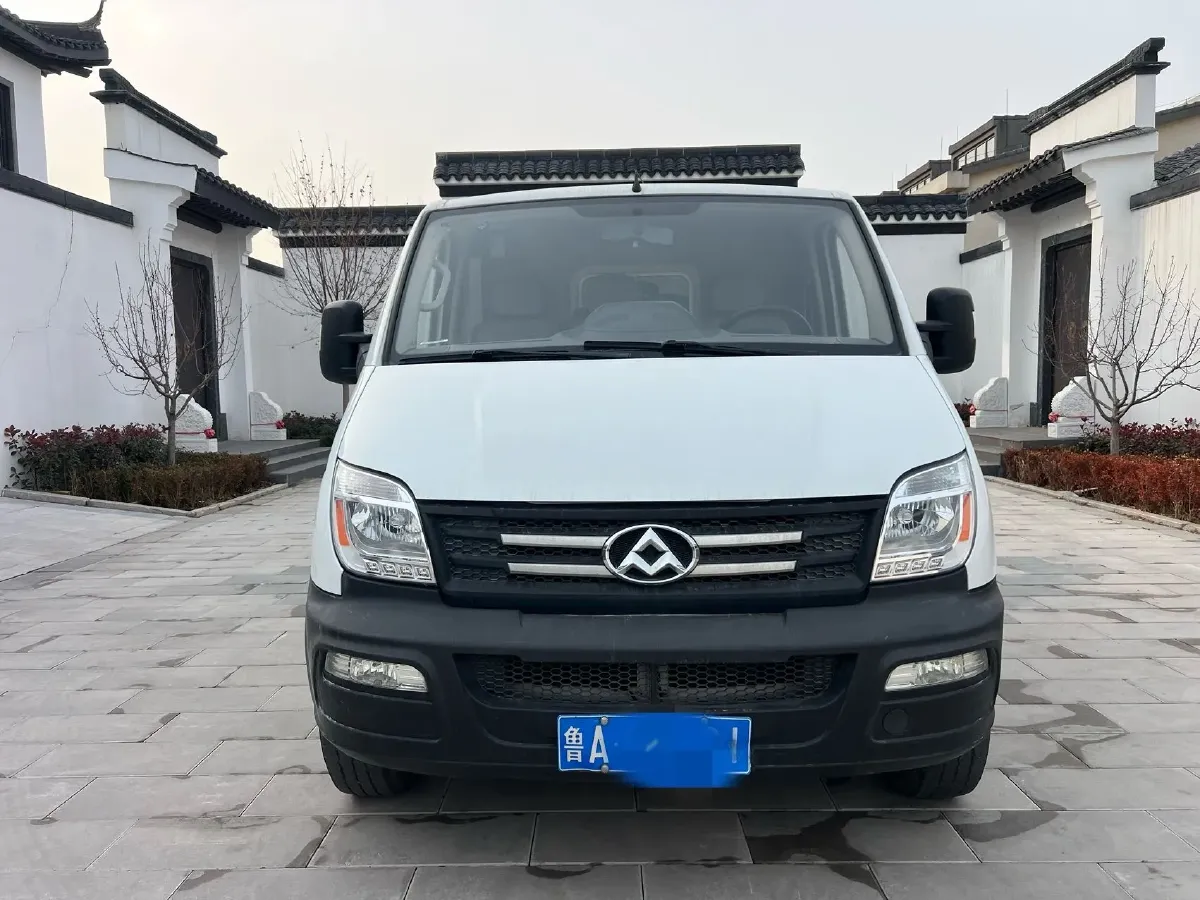 2013 MAXUS XinTu V80 2.5T 136HP L4 5MT,autocango,china used car exporter,china ev exporter,chinese used car exporter,chinese used ev exporter