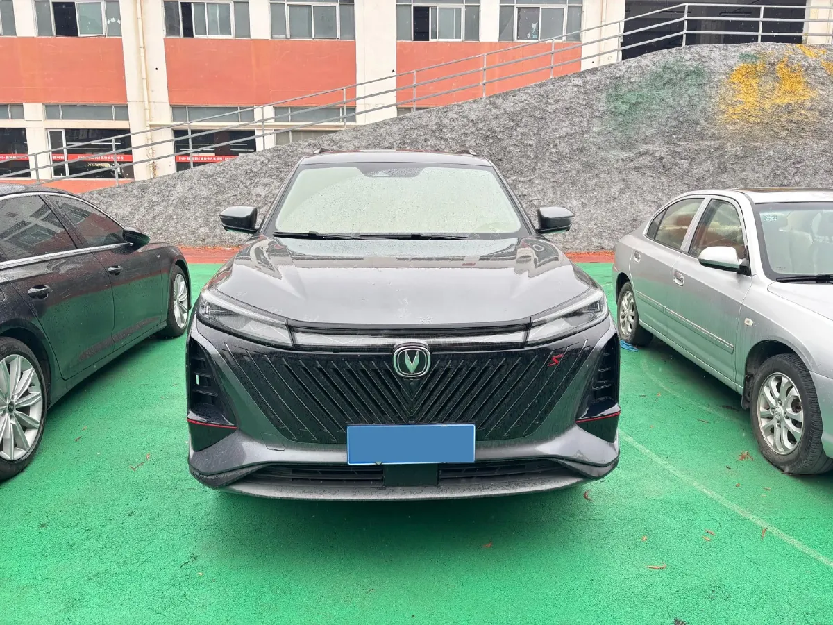 2022 ChangAn CS75 Plus 1.5T 188HP L4 8AT,autocango,china used car exporter,china ev exporter,chinese used car exporter,chinese used ev exporter