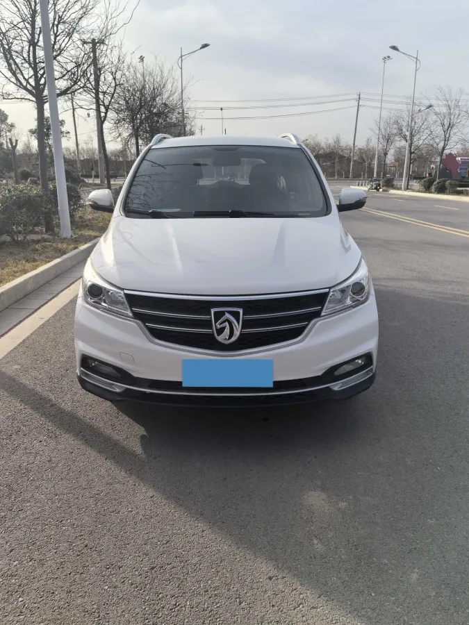 2019 BaoJun 730 1.5L 112HP L4 6MT,autocango,china used car exporter,china ev exporter,chinese used car exporter,chinese used ev exporter