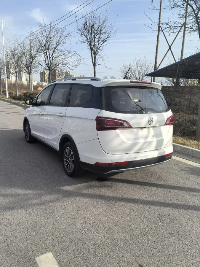 2019 BaoJun 730 1.5L 112HP L4 6MT,autocango,china used car exporter,china ev exporter,chinese used car exporter,chinese used ev exporter