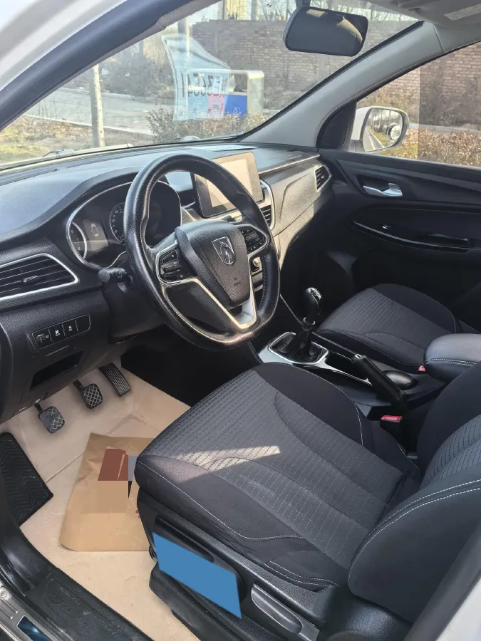 2019 BaoJun 730 1.5L 112HP L4 6MT,autocango,china used car exporter,china ev exporter,chinese used car exporter,chinese used ev exporter