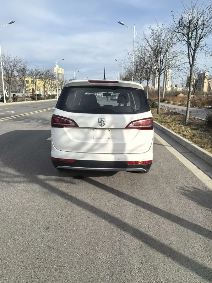 2019 BaoJun 730 1.5L 112HP L4 6MT,autocango,china used car exporter,china ev exporter,chinese used car exporter,chinese used ev exporter