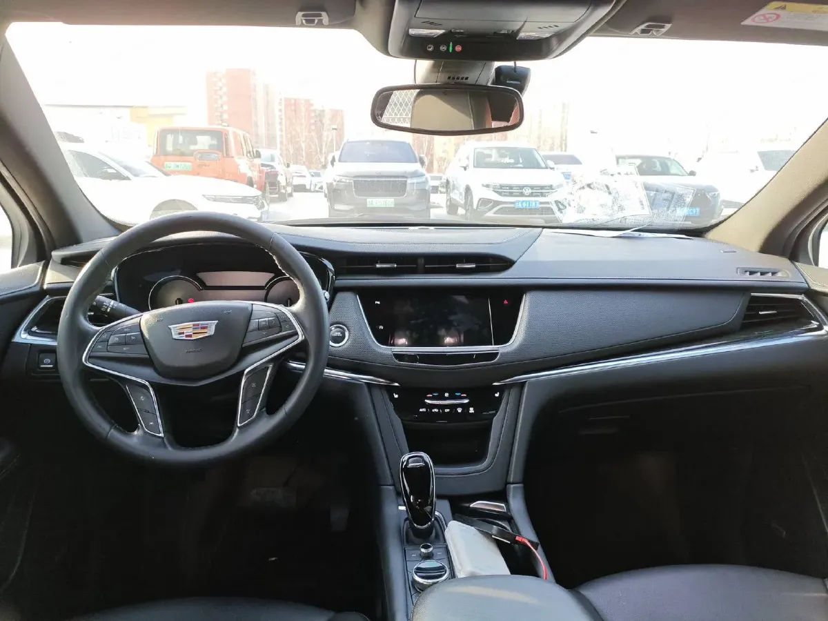 2022 Cadillac XT5 2.0T 237HP L4 9AT,autocango,china used car exporter,china ev exporter,chinese used car exporter,chinese used ev exporter