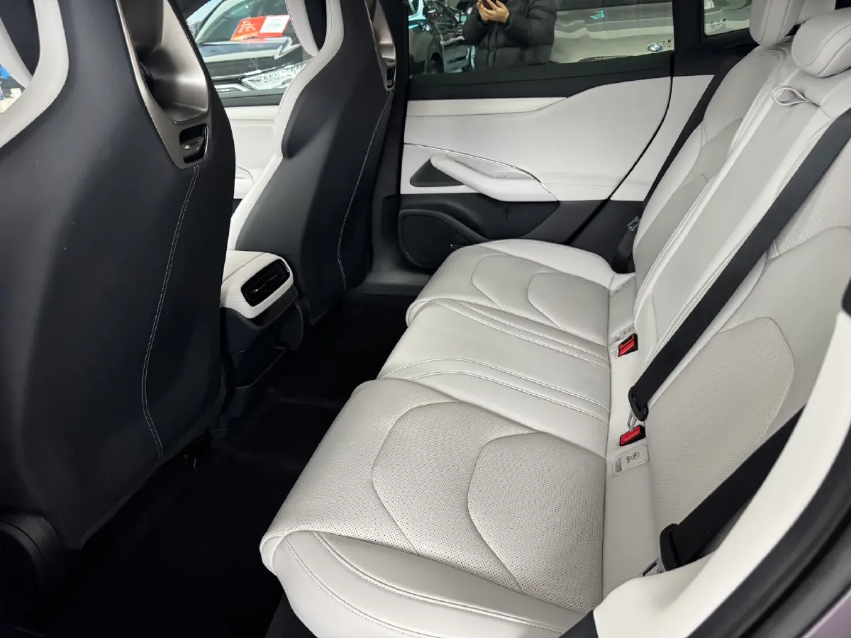 2024 MI SU7 BEV 73.6KWH,autocango,china used car exporter,china ev exporter,chinese used car exporter,chinese used ev exporter