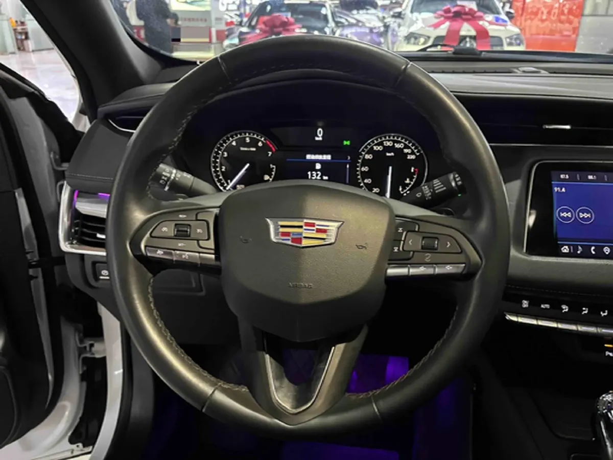 2022 Cadillac XT4 2.0T 237HP L4 9AT,autocango,china used car exporter,china ev exporter,chinese used car exporter,chinese used ev exporter