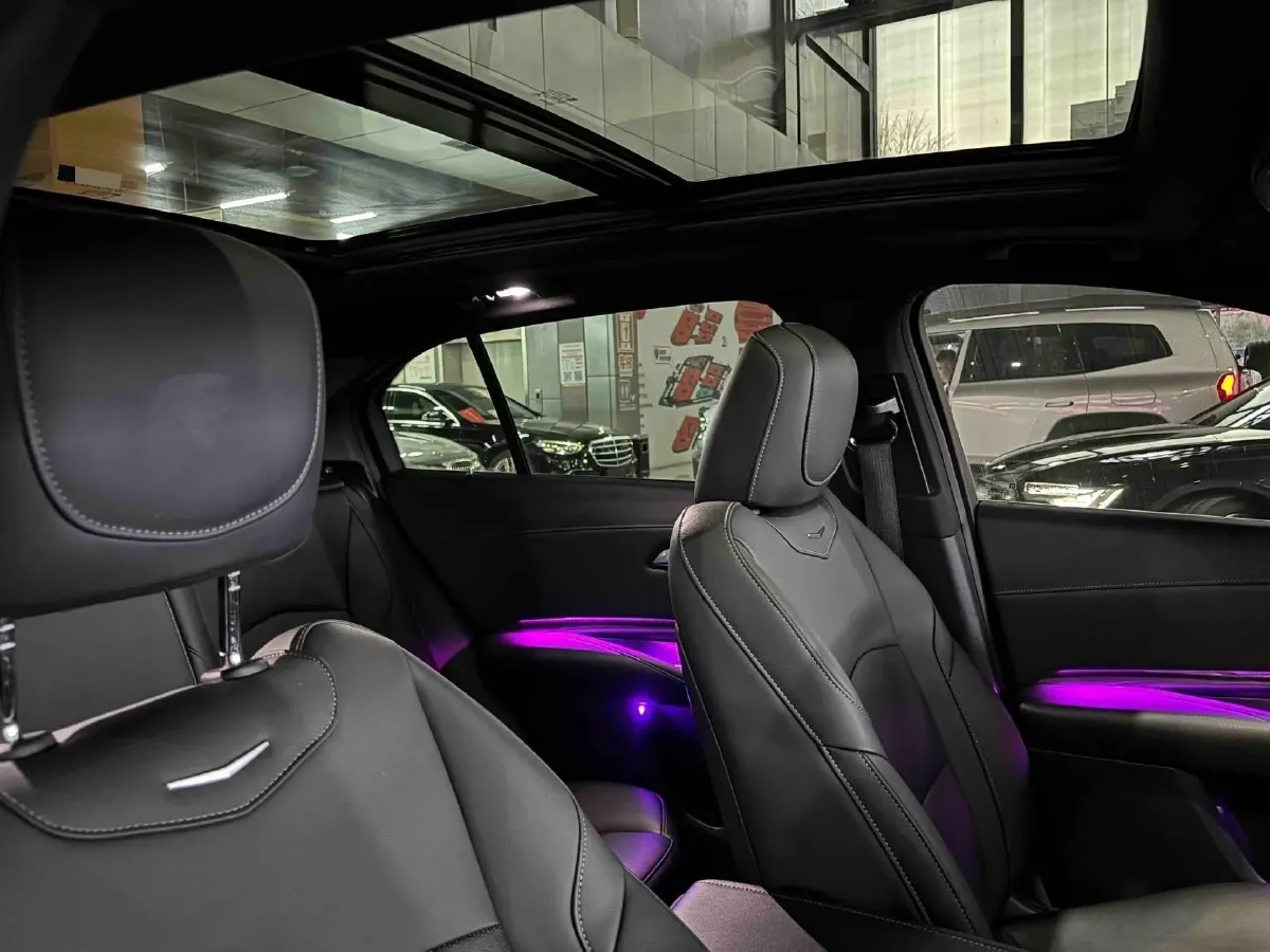 2022 Cadillac XT4 2.0T 237HP L4 9AT,autocango,china used car exporter,china ev exporter,chinese used car exporter,chinese used ev exporter