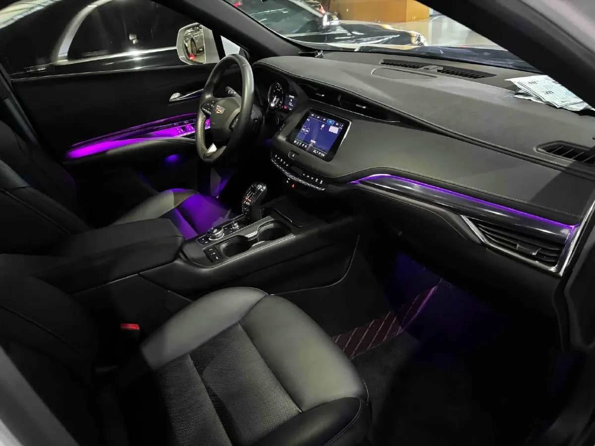 2022 Cadillac XT4 2.0T 237HP L4 9AT,autocango,china used car exporter,china ev exporter,chinese used car exporter,chinese used ev exporter