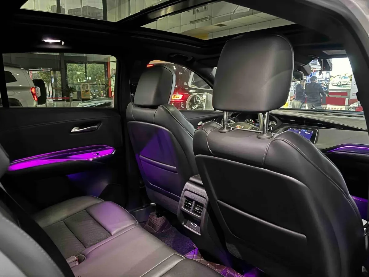 2022 Cadillac XT4 2.0T 237HP L4 9AT,autocango,china used car exporter,china ev exporter,chinese used car exporter,chinese used ev exporter