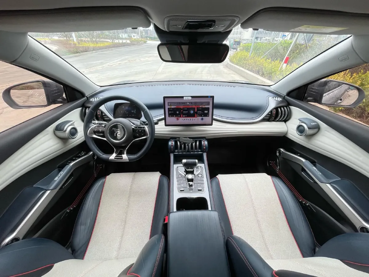 2022 Roewe RX5 MAX 1.5T 181HP L4 6AT,autocango,china used car exporter,china ev exporter,chinese used car exporter,chinese used ev exporter