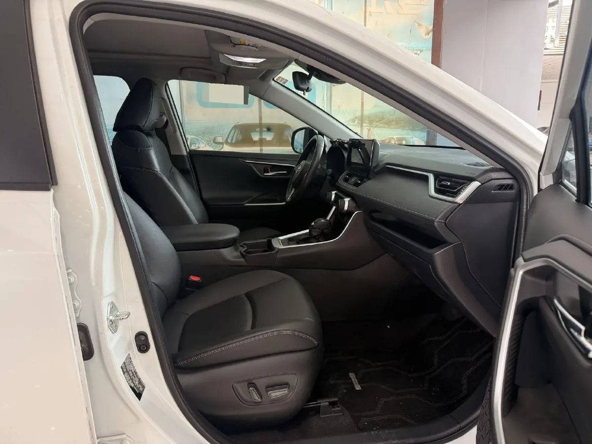 2023 Toyota RAV4 2.0L 171HP L4 CVT,autocango,china used car exporter,china ev exporter,chinese used car exporter,chinese used ev exporter