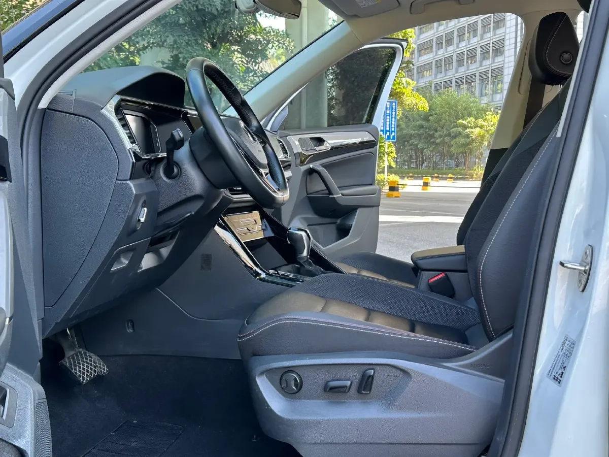 2021 Volkswagen Tayron 2.0T 186HP L4 7DCT,autocango,china used car exporter,china ev exporter,chinese used car exporter,chinese used ev exporter