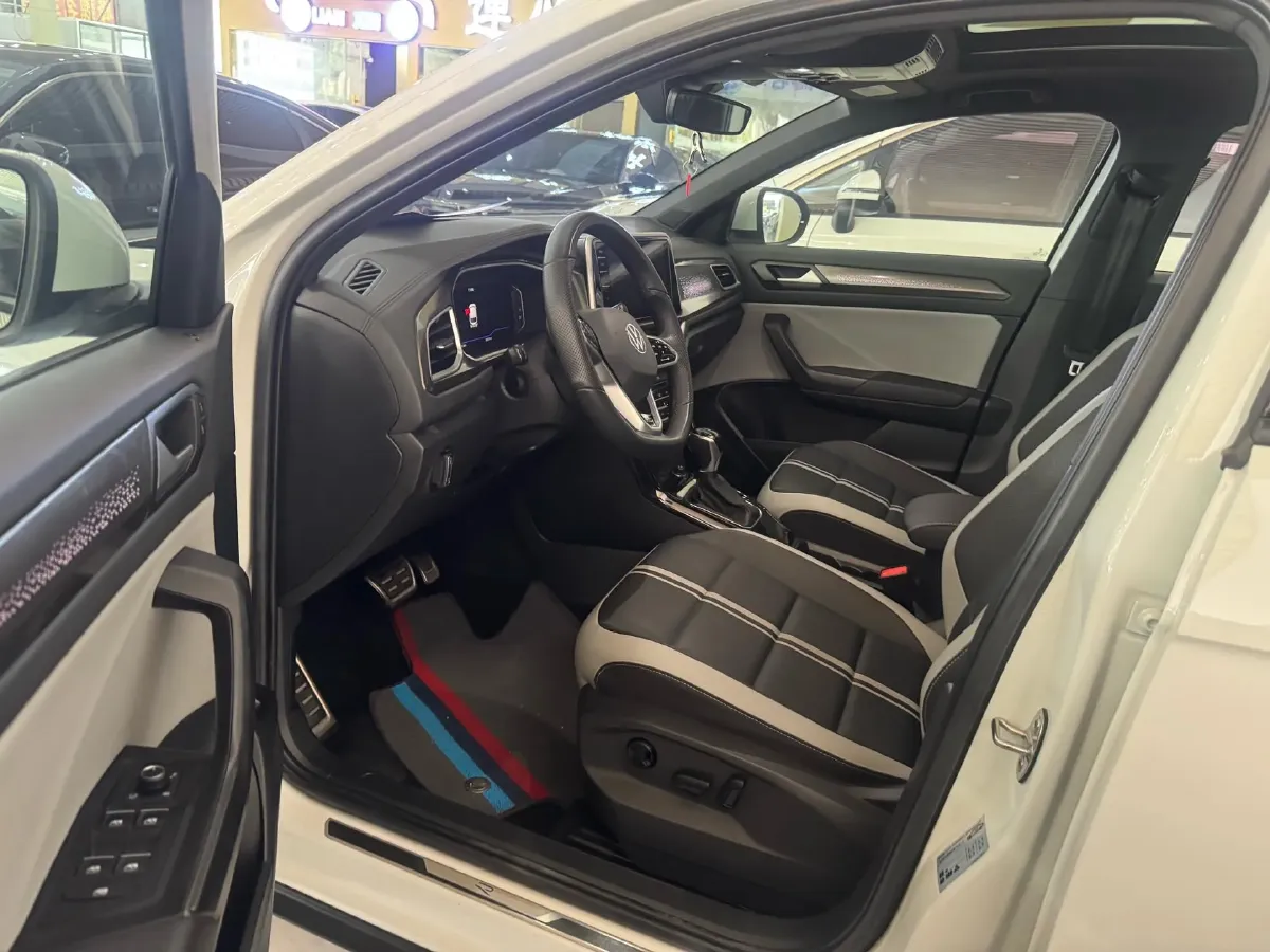 2023 Volkswagen T-Roc 1.5T 160HP L4 7DCT,autocango,china used car exporter,china ev exporter,chinese used car exporter,chinese used ev exporter