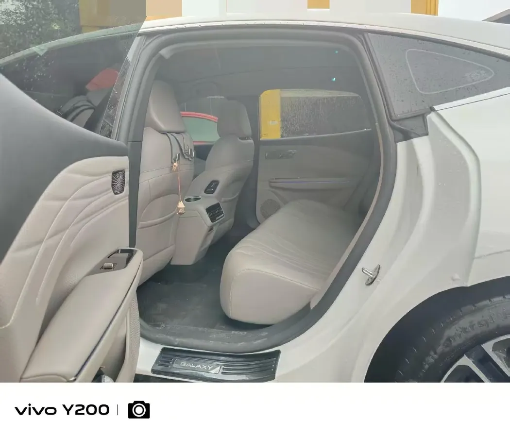 2025 Geely Galaxy Starshine 8 1.5L 112HP L4 1DHT PHEV,autocango,china used car exporter,china ev exporter,chinese used car exporter,chinese used ev exporter