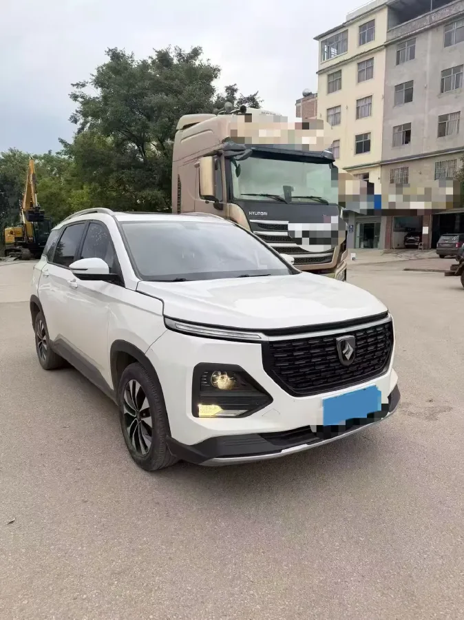 2020 BaoJun 530 1.5T 147HP L4 6MT,autocango,china used car exporter,china ev exporter,chinese used car exporter,chinese used ev exporter