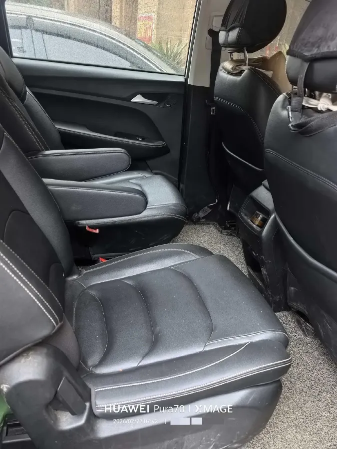 2020 BaoJun 530 1.5T 147HP L4 6MT,autocango,china used car exporter,china ev exporter,chinese used car exporter,chinese used ev exporter