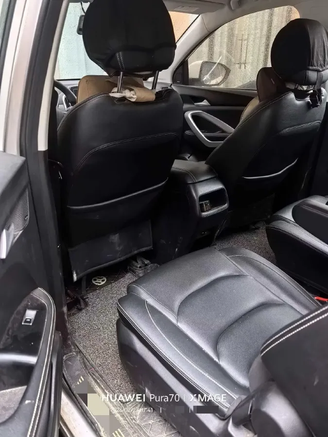 2020 BaoJun 530 1.5T 147HP L4 6MT,autocango,china used car exporter,china ev exporter,chinese used car exporter,chinese used ev exporter