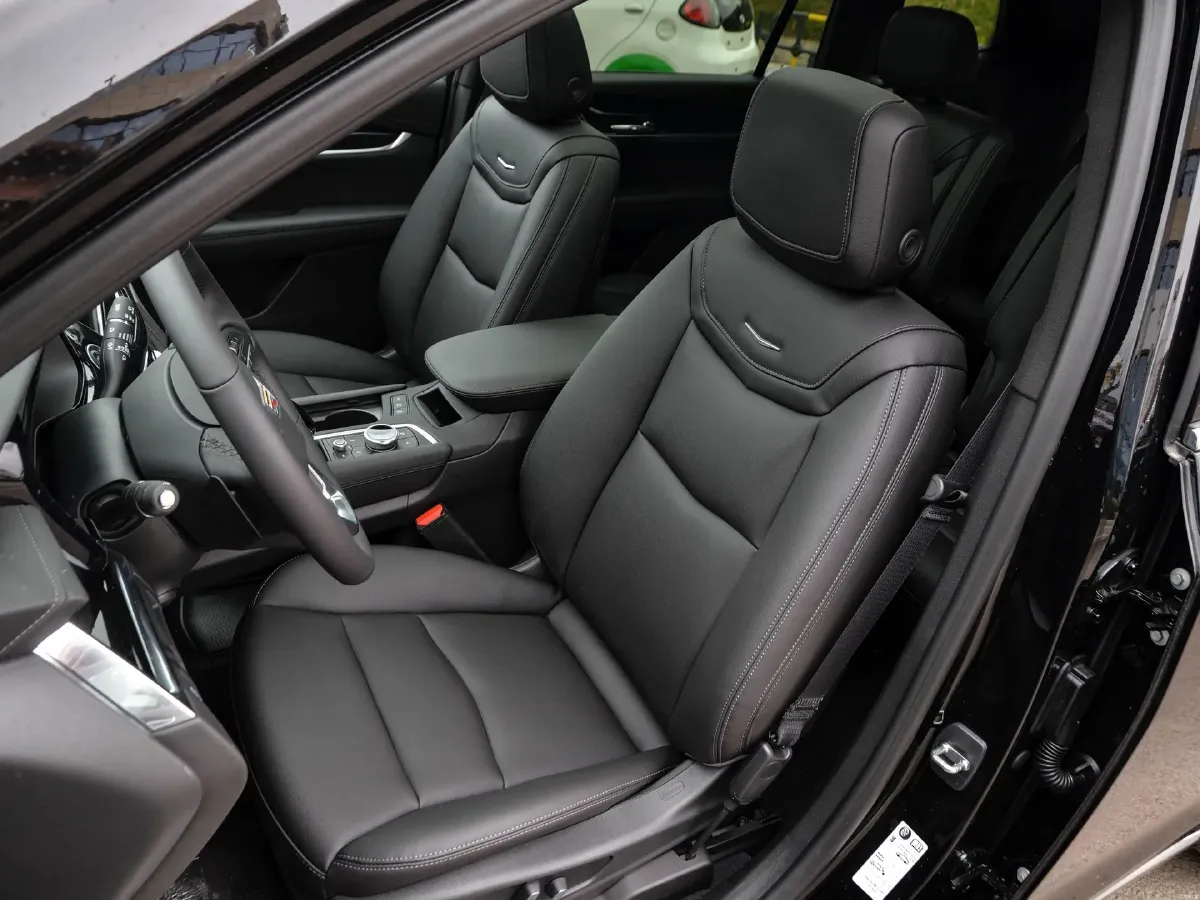 2021 Cadillac XT6 2.0T 237HP L4 9AT,autocango,china used car exporter,china ev exporter,chinese used car exporter,chinese used ev exporter