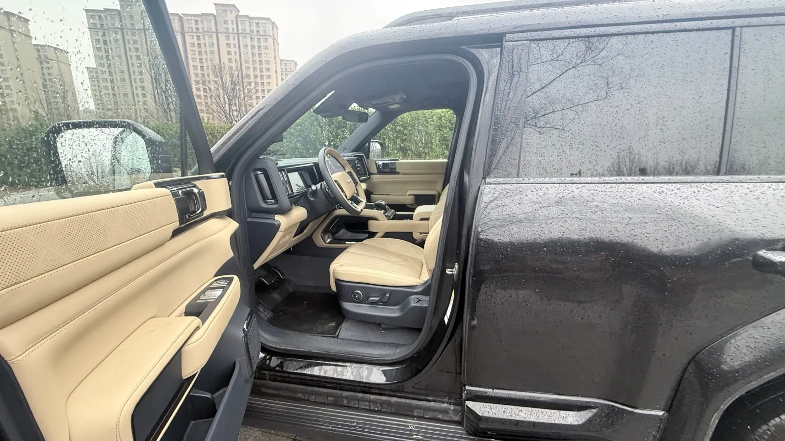 2025 FangChengBao Bao 5 1.5T 194HP L4 E-CVT PHEV 31.8KWH,autocango,china used car exporter,china ev exporter,chinese used car exporter,chinese used ev exporter