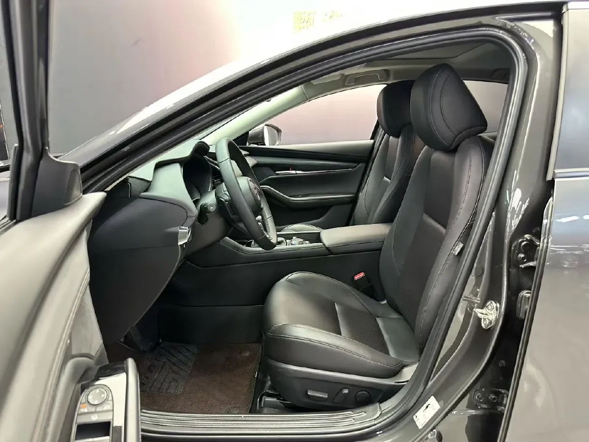 2023 Mazda 3 Axela 2.0L 158HP L4 6AT,autocango,china used car exporter,china ev exporter,chinese used car exporter,chinese used ev exporter