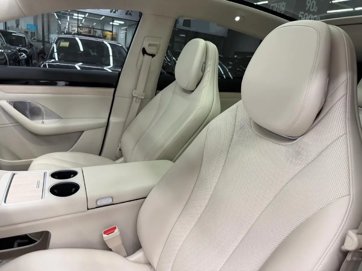 2025 Luxeed R7 REEV 156HP REEV 37KWH,autocango,china used car exporter,china ev exporter,chinese used car exporter,chinese used ev exporter