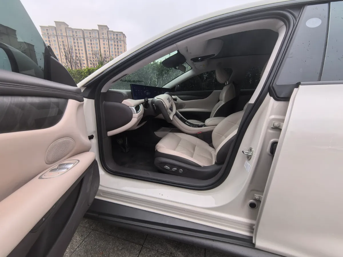 2024 IM L6 BEV 100KWH,autocango,china used car exporter,china ev exporter,chinese used car exporter,chinese used ev exporter