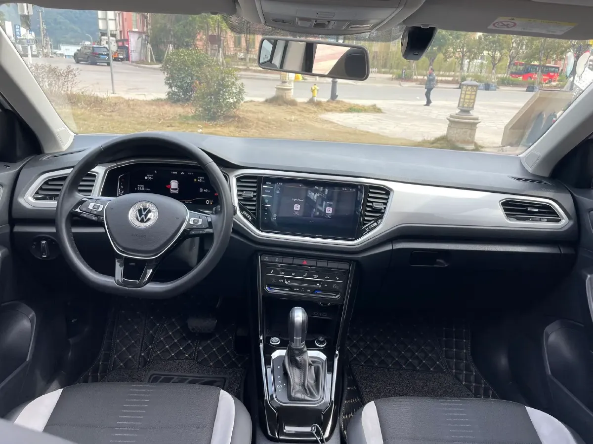 2021 Volkswagen T-Roc 1.4T 150HP L4 7DCT,autocango,china used car exporter,china ev exporter,chinese used car exporter,chinese used ev exporter