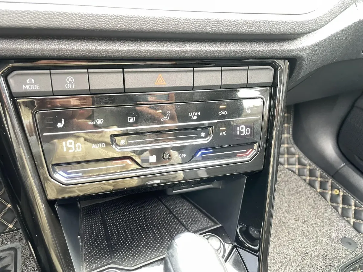 2021 Volkswagen T-Roc 1.4T 150HP L4 7DCT,autocango,china used car exporter,china ev exporter,chinese used car exporter,chinese used ev exporter