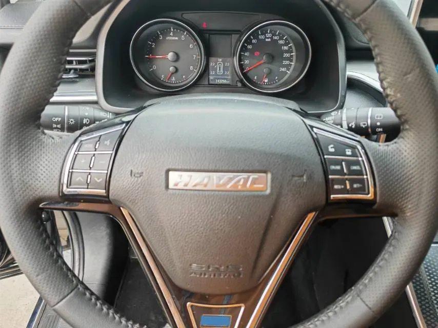 2021 Haval M6 1.5T 150HP L4 7DCT,autocango,china used car exporter,china ev exporter,chinese used car exporter,chinese used ev exporter