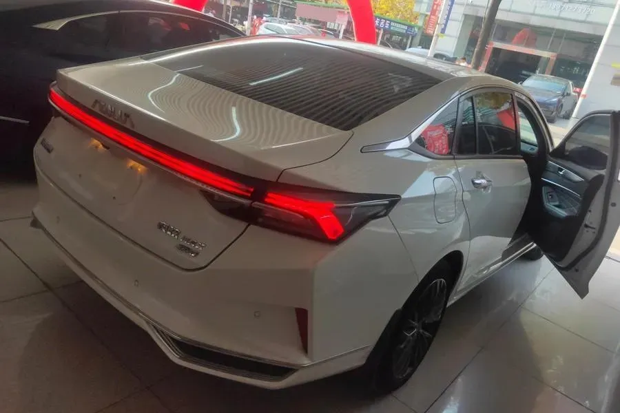 2021 DongFeng Aeolus YiXuan MAX 1.5T 190HP L4 7DCT,autocango,china used car exporter,china ev exporter,chinese used car exporter,chinese used ev exporter