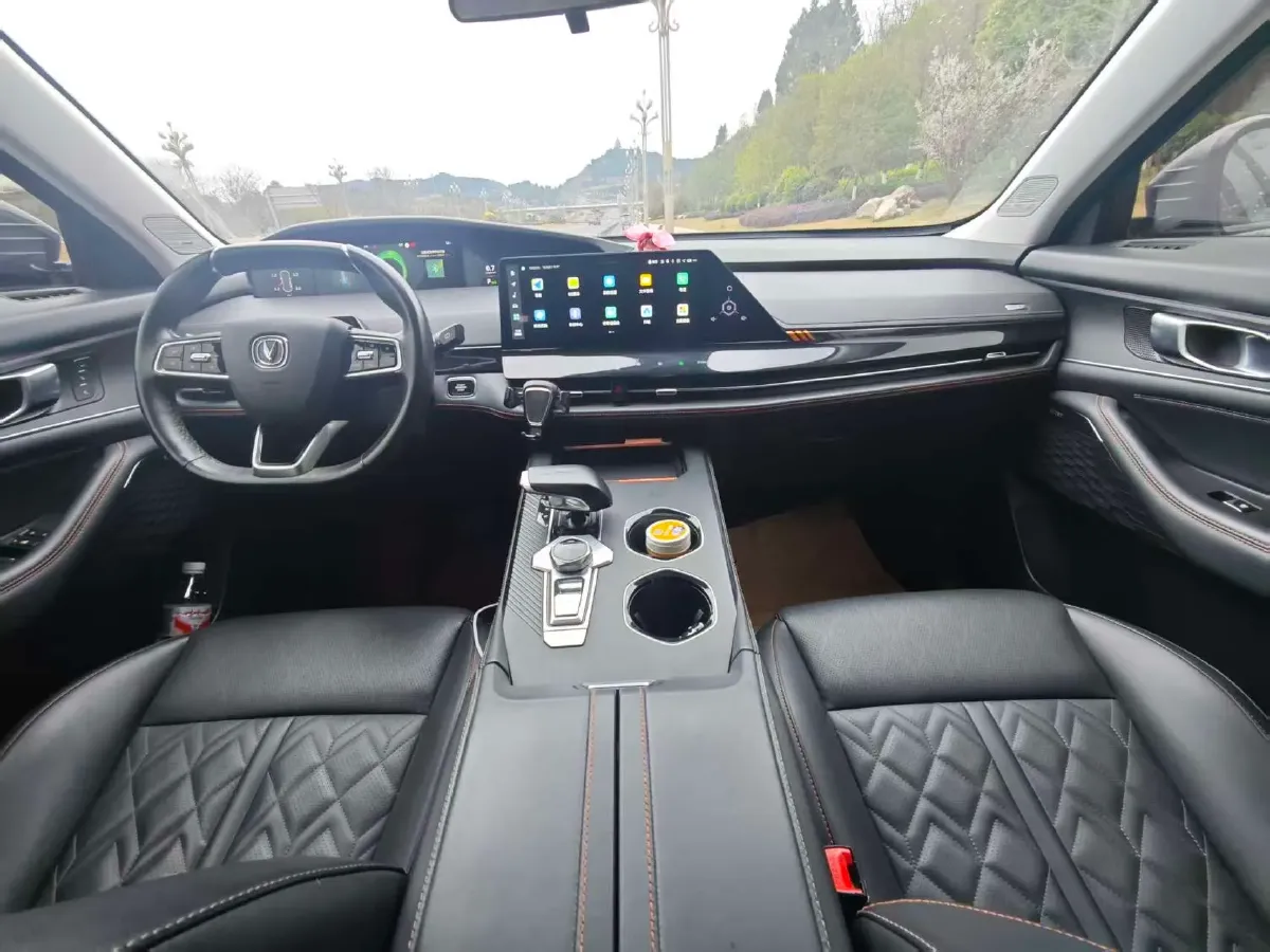 2021 ChangAn UNI-K 2.0T 233HP L4 8AT,autocango,china used car exporter,china ev exporter,chinese used car exporter,chinese used ev exporter