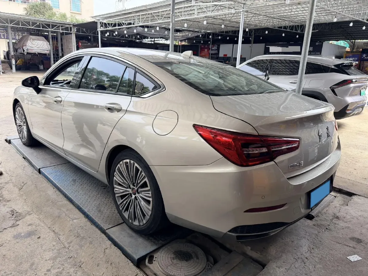 2022 HongQi H5 1.5T 169HP L4 7DCT,autocango,china used car exporter,china ev exporter,chinese used car exporter,chinese used ev exporter