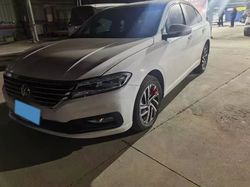 2022 Bestune B70 2.0T 224HP L4 6AT,autocango,china used car exporter,china ev exporter,chinese used car exporter,chinese used ev exporter