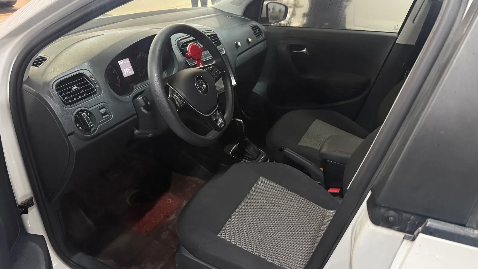 2016 Volkswagen Polo 1.4L 90HP L4 6AT,autocango,china used car exporter,china ev exporter,chinese used car exporter,chinese used ev exporter