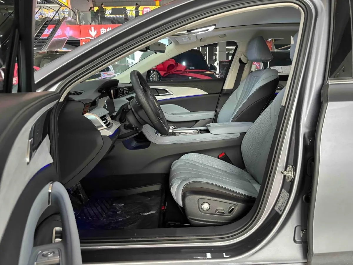 2025 HongQi H5 1.5T 150HP L4 1DHT PHEV,autocango,china used car exporter,china ev exporter,chinese used car exporter,chinese used ev exporter