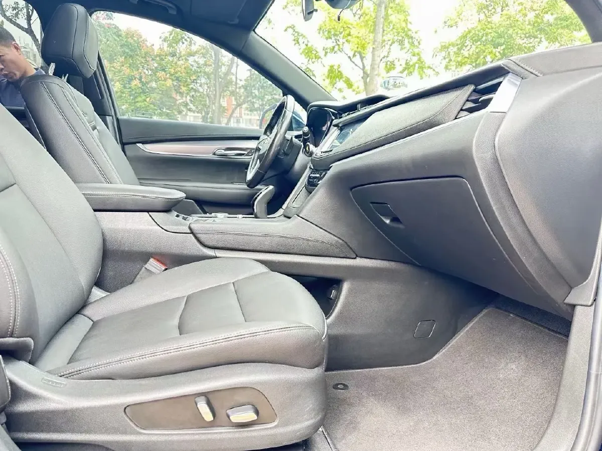 2021 Cadillac XT6 2.0T 237HP L4 9AT,autocango,china used car exporter,china ev exporter,chinese used car exporter,chinese used ev exporter