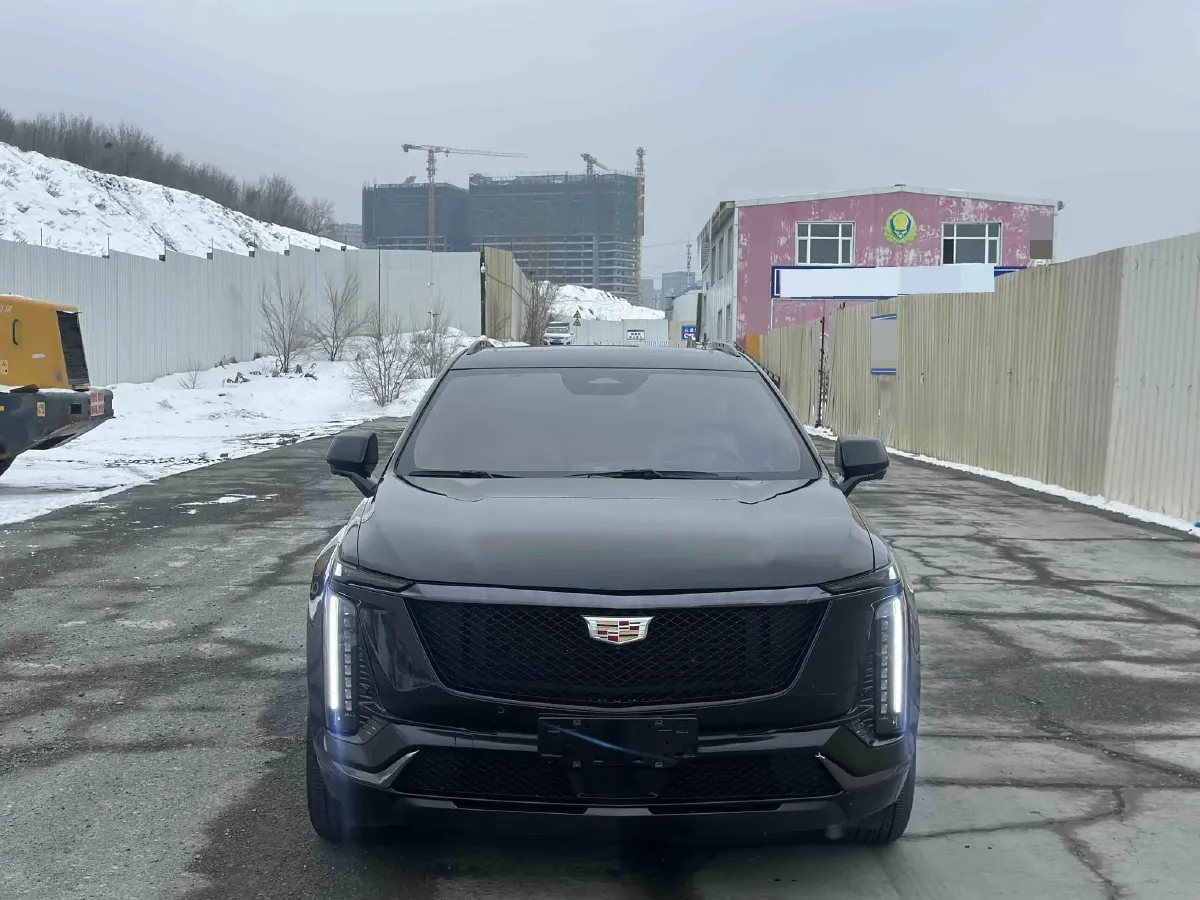 2025 Cadillac XT5 2.0T 237HP L4 9AT,autocango,china used car exporter,china ev exporter,chinese used car exporter,chinese used ev exporter