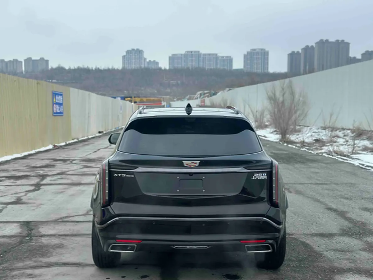 2025 Cadillac XT5 2.0T 237HP L4 9AT,autocango,china used car exporter,china ev exporter,chinese used car exporter,chinese used ev exporter