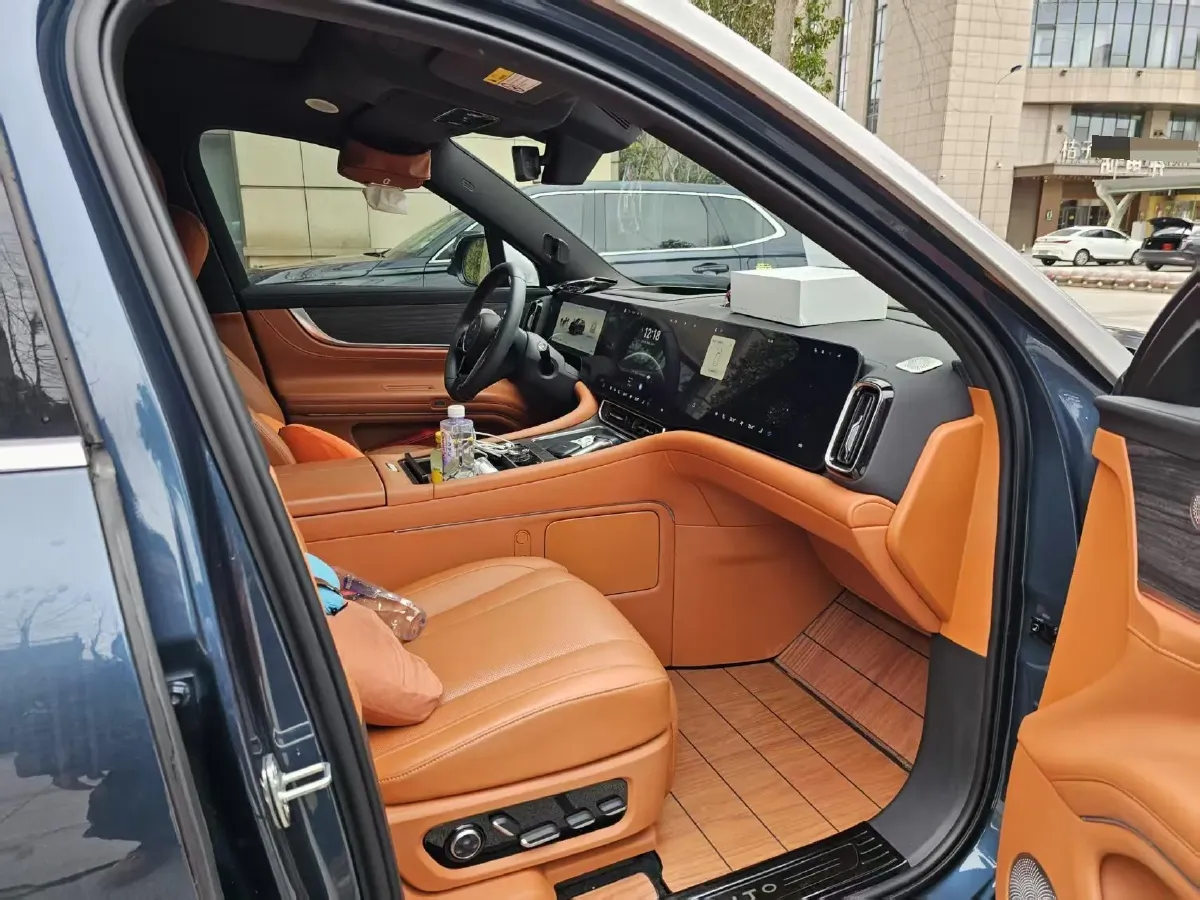 2024 AITO AITO M9 1.5T 152HP L4 REEV 42KWH,autocango,china used car exporter,china ev exporter,chinese used car exporter,chinese used ev exporter