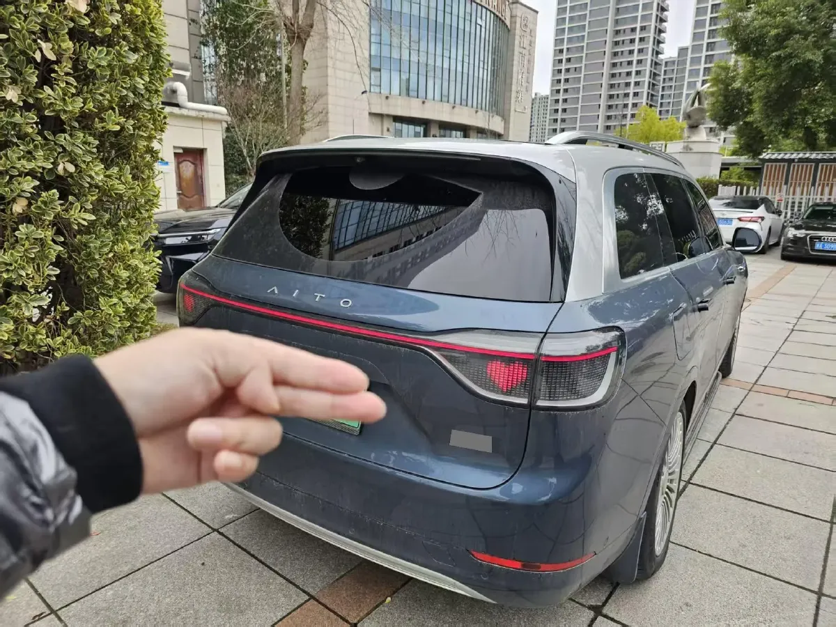 2024 AITO AITO M9 1.5T 152HP L4 REEV 42KWH,autocango,china used car exporter,china ev exporter,chinese used car exporter,chinese used ev exporter