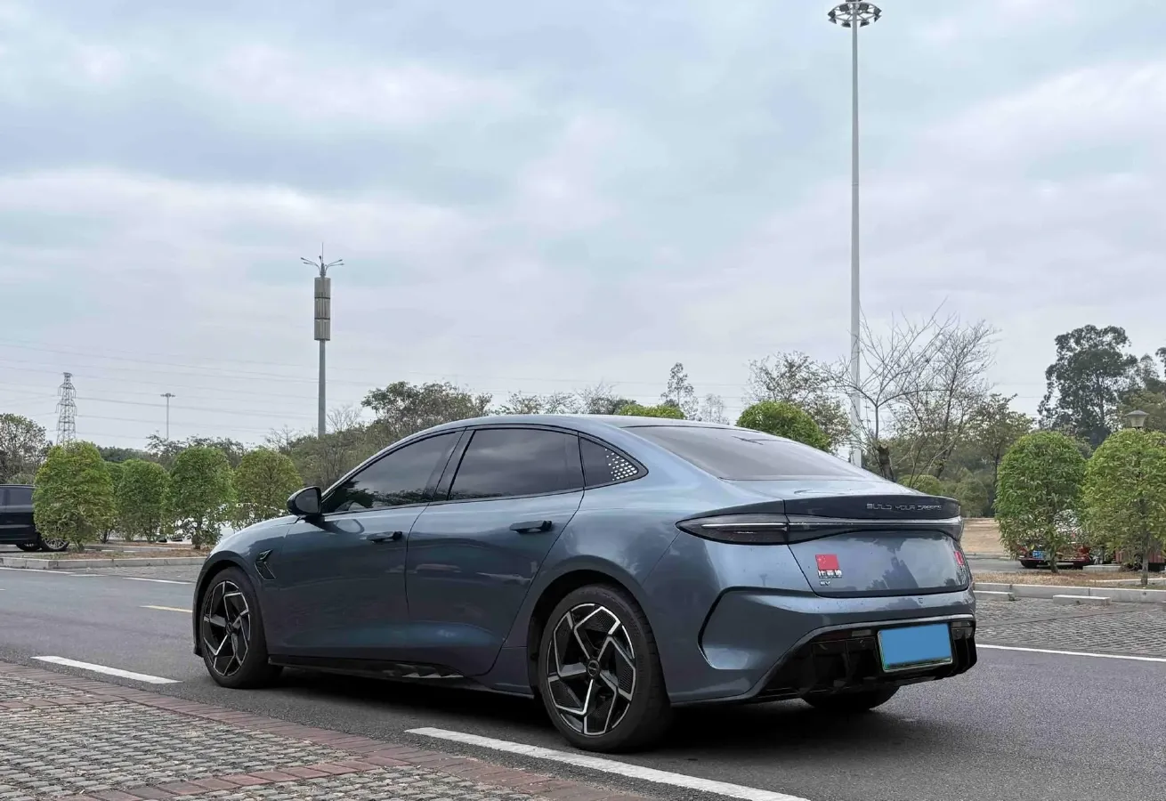 2022 AITO AITO M5 Range Extended 125HP REEV 40KWH,autocango,china used car exporter,china ev exporter,chinese used car exporter,chinese used ev exporter