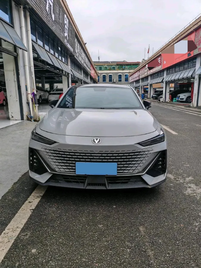 2022 ChangAn UNI-V 1.5T 188HP L4 7DCT,autocango,china used car exporter,china ev exporter,chinese used car exporter,chinese used ev exporter