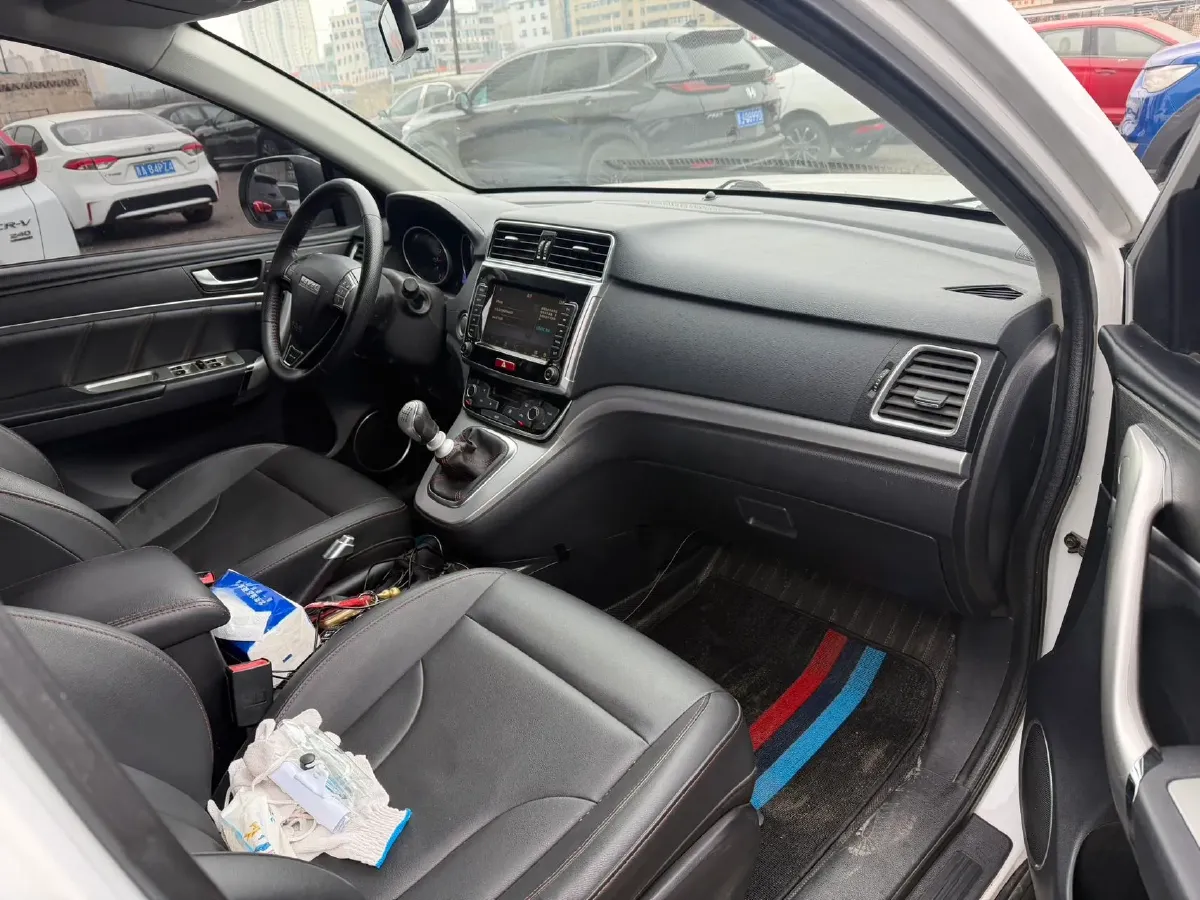 2019 Haval M6 1.5T 150HP L4 6MT,autocango,china used car exporter,china ev exporter,chinese used car exporter,chinese used ev exporter